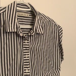 Abercrombie&fitch // stripes short sleeve shirt